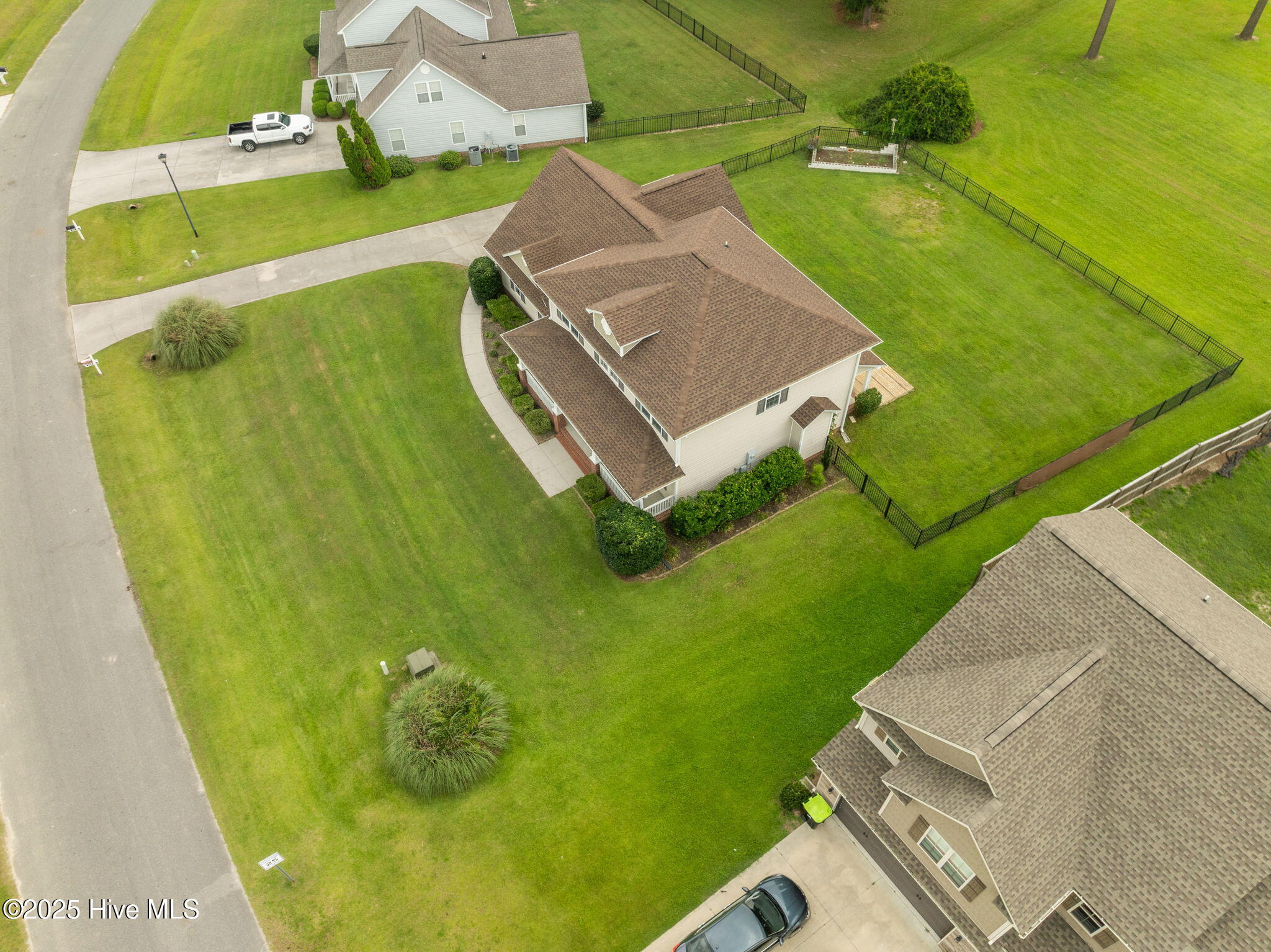 102 Cross Creek Drive Property Photo 17