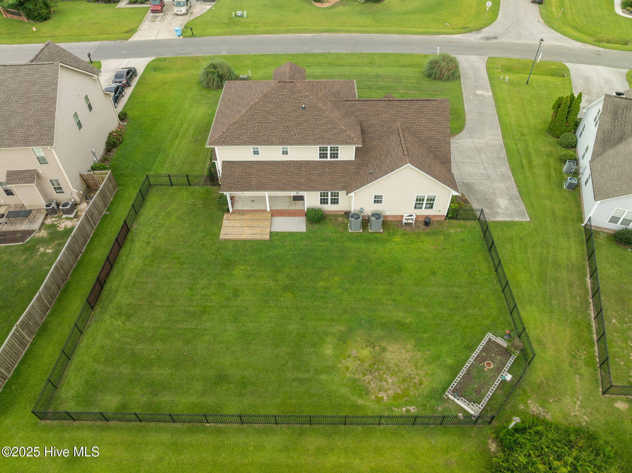 102 Cross Creek Drive Property Photo 19