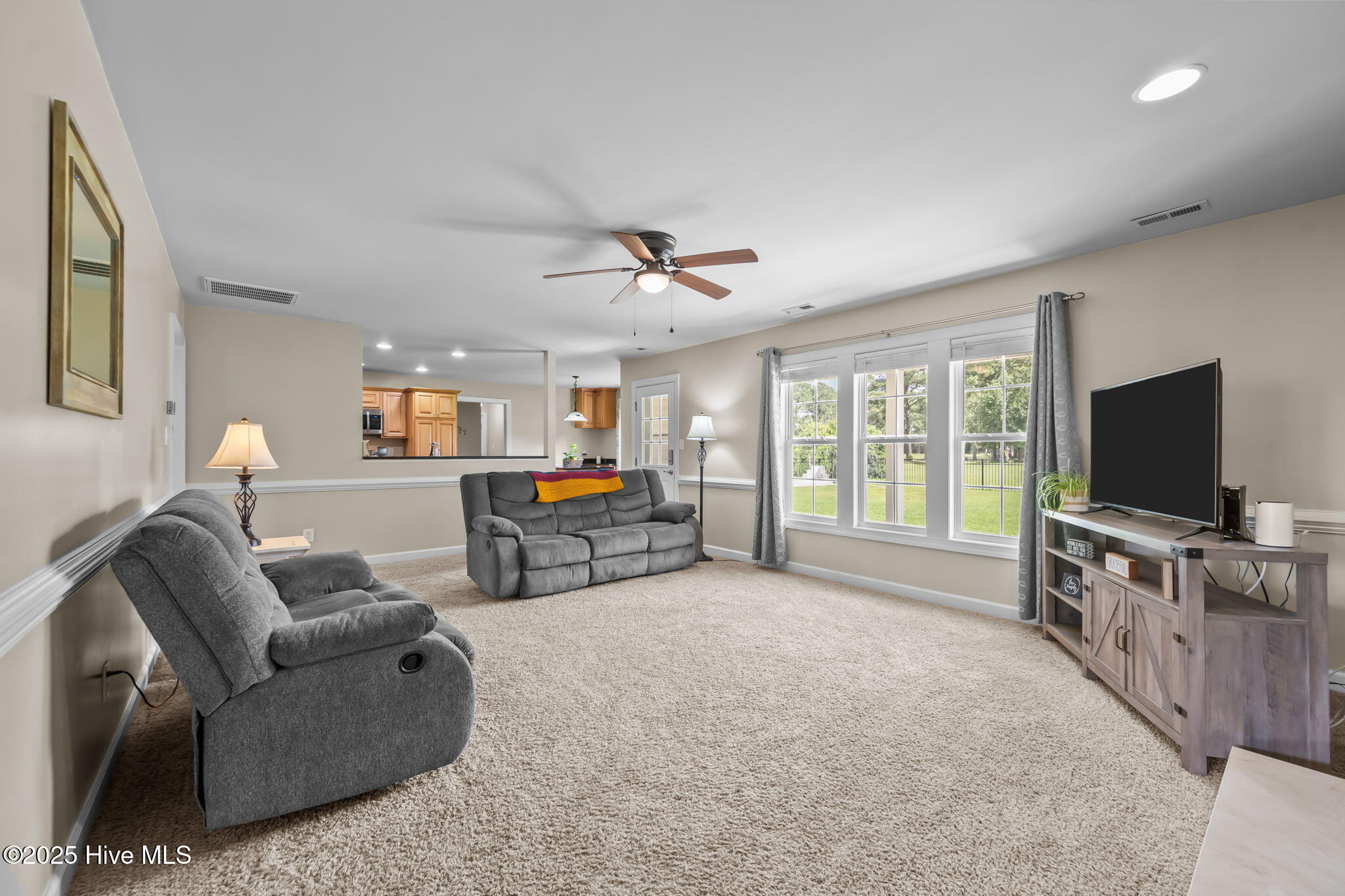 102 Cross Creek Drive Property Photo 29