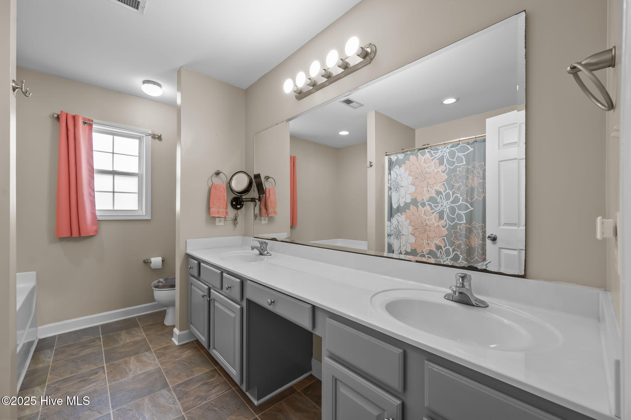 102 Cross Creek Drive Property Photo 47