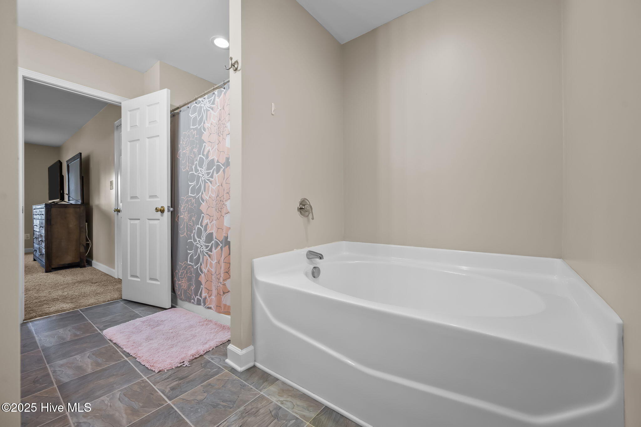 102 Cross Creek Drive Property Photo 48