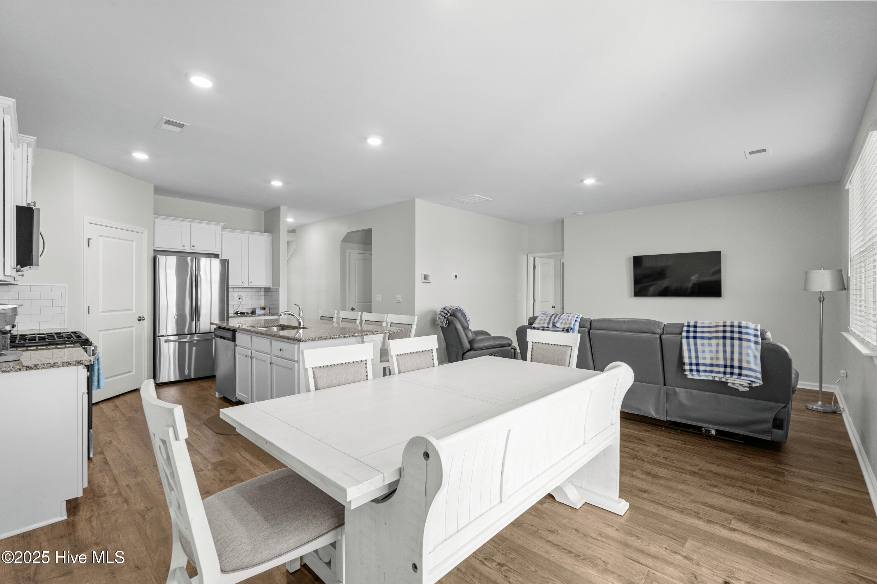 2106 Ainsley Drive Property Photo 24