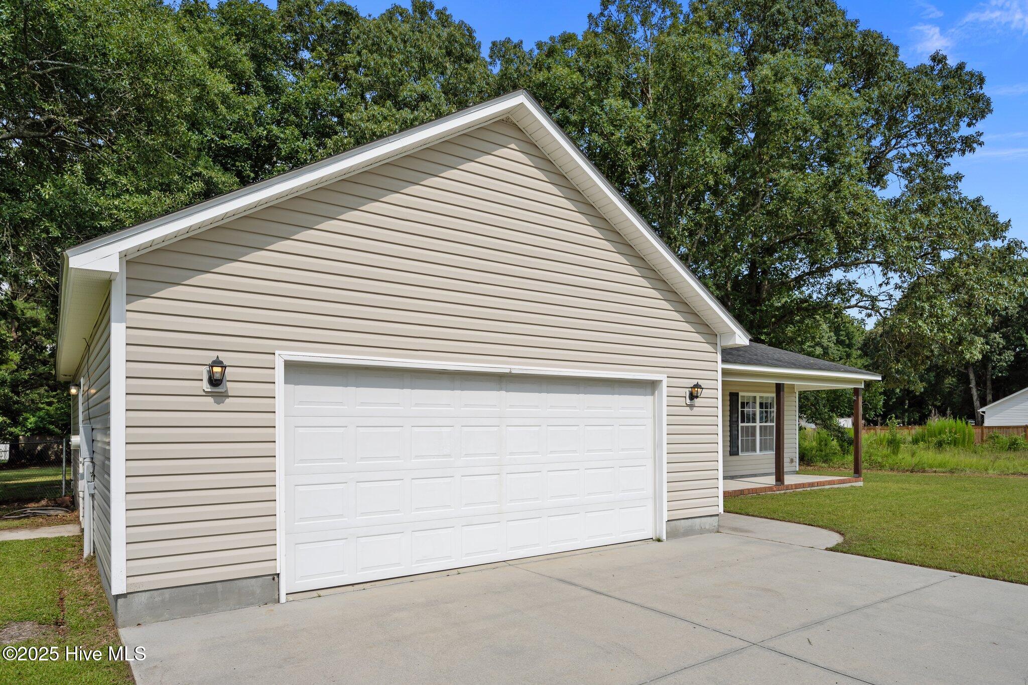 112 Fodder Drive Property Photo 3