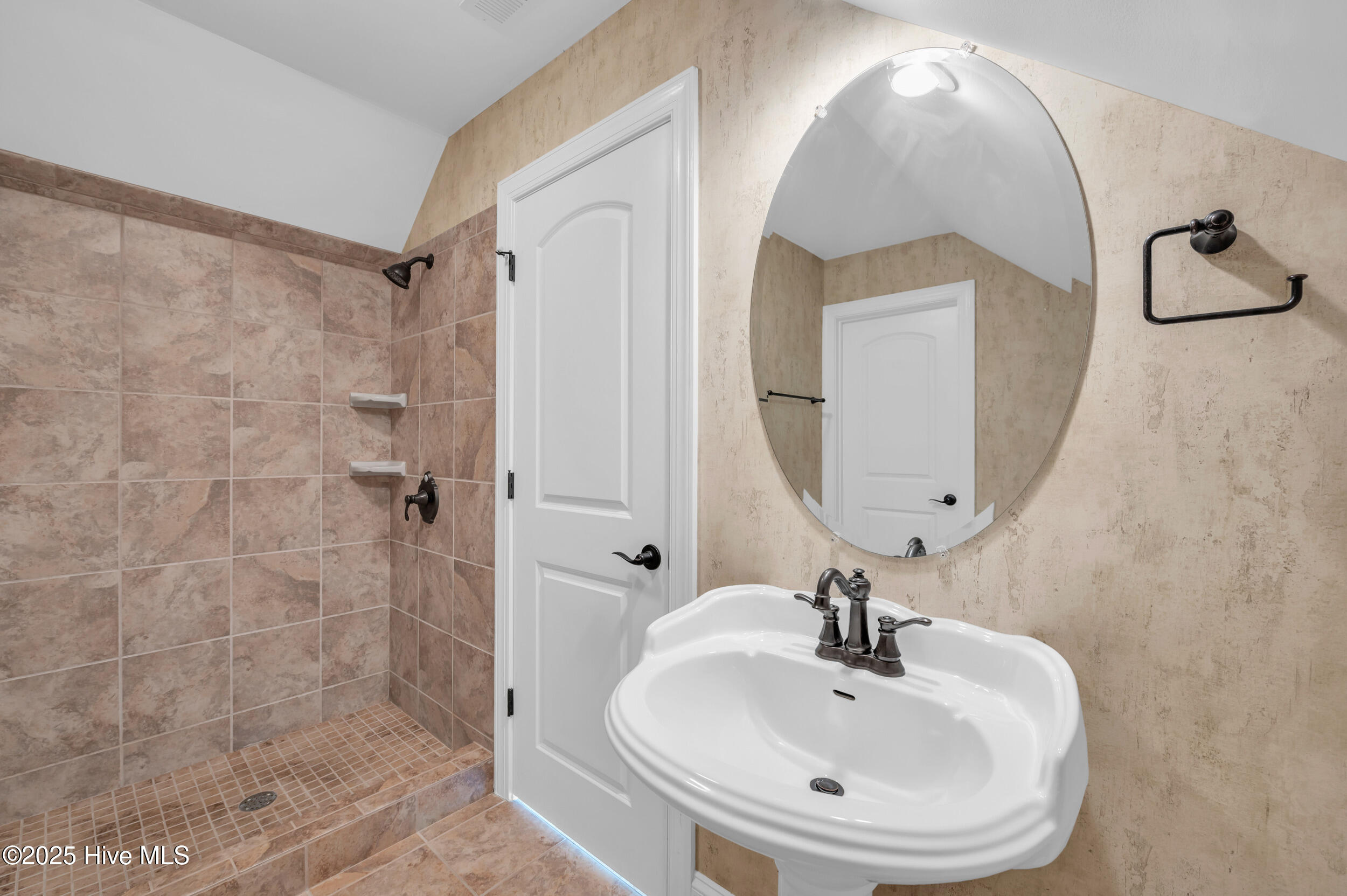 1414 Serrulata Drive Property Photo 32