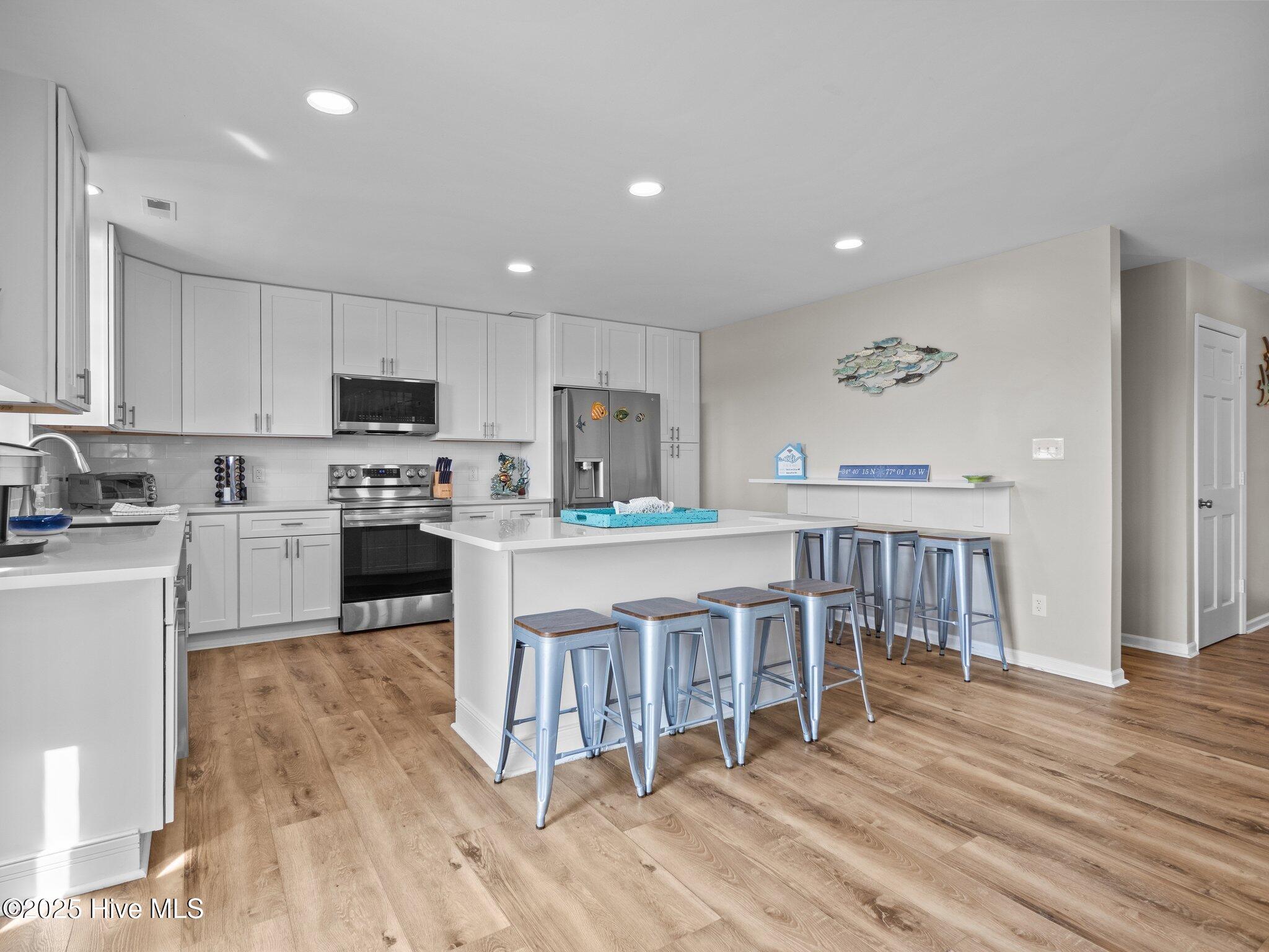 7227 Archers Creek Drive Property Photo 4