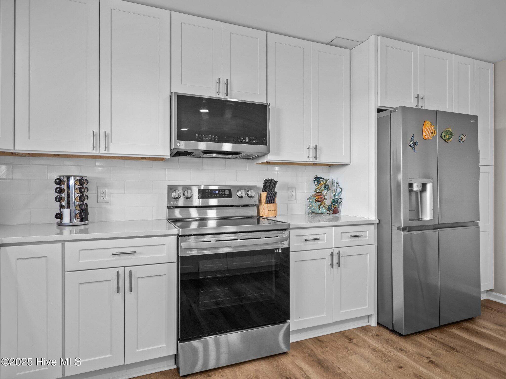 7227 Archers Creek Drive Property Photo 6