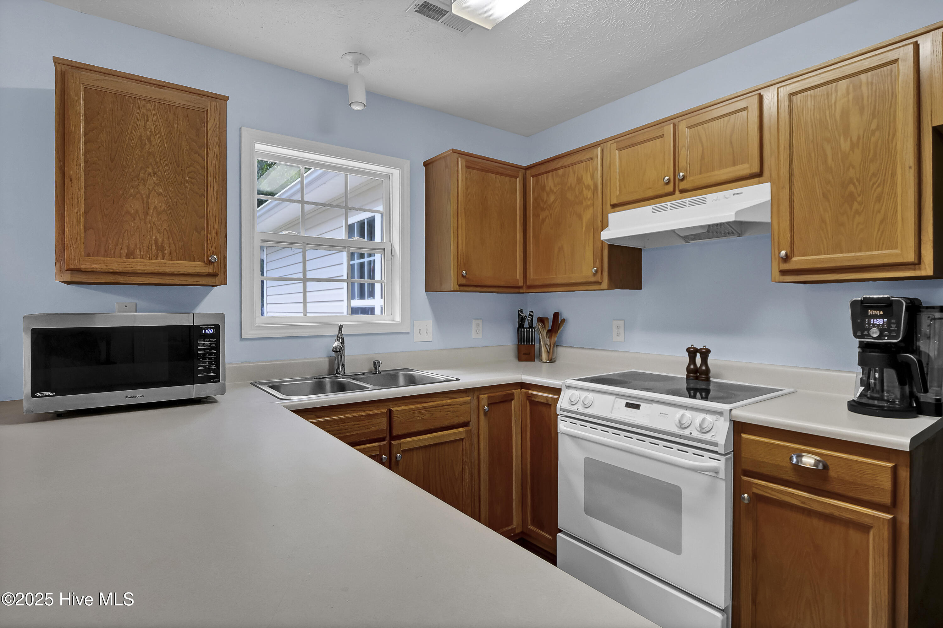 7394 Opal Stone Court Property Photo 8