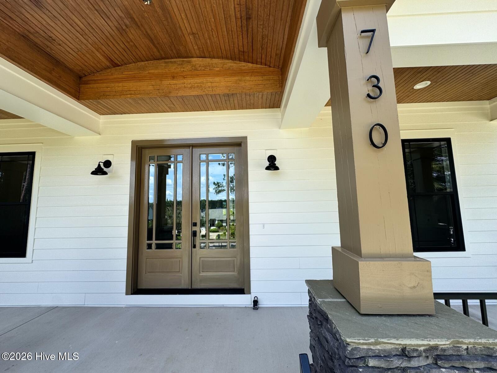 730 Diamondhead Drive S Property Photo 2