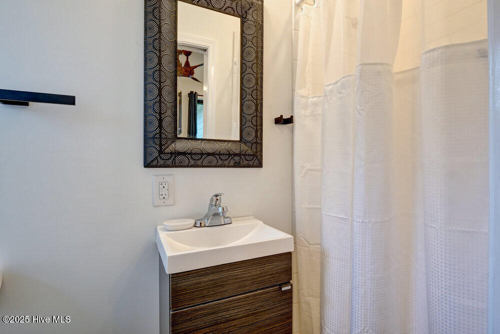 7503 Anaca Point Road Property Photo 16