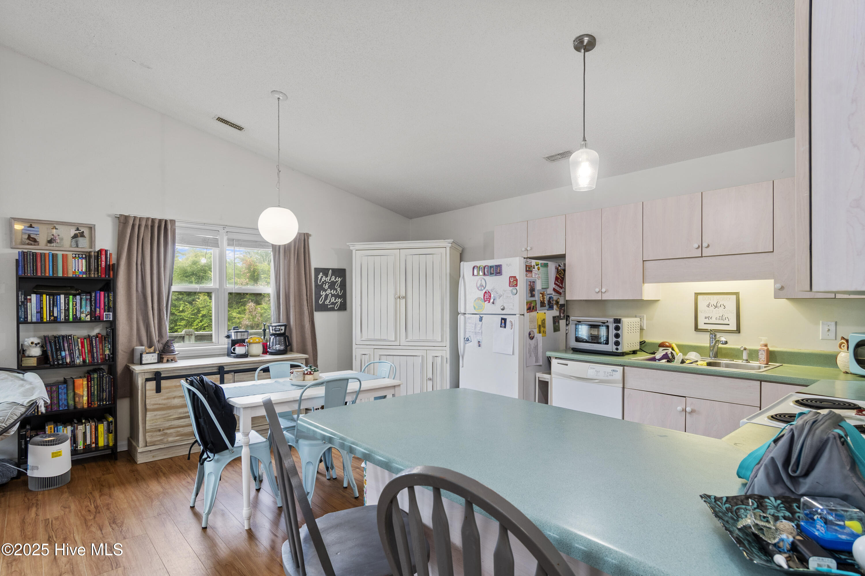 120 Shorerush Drive Property Photo 8