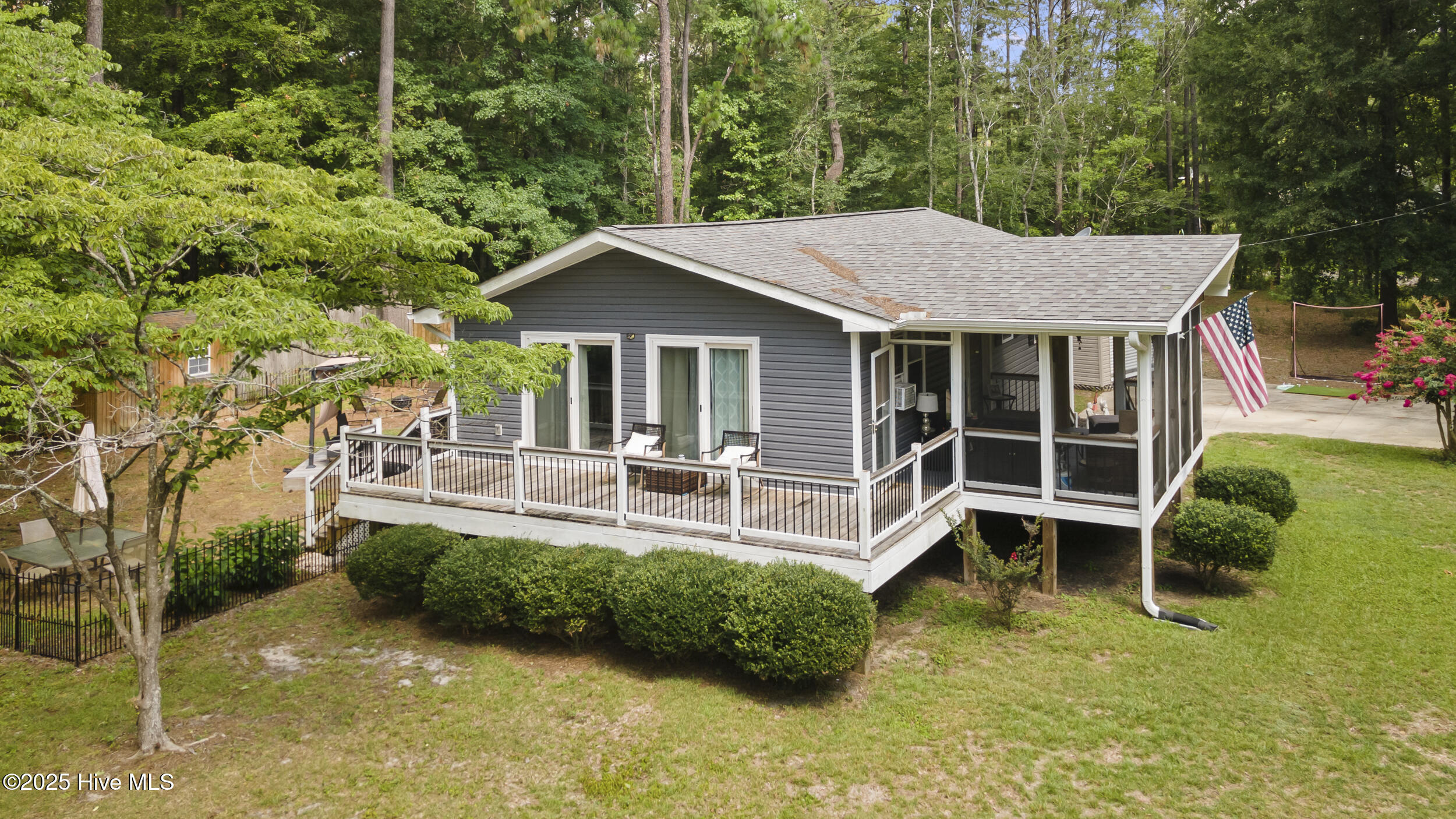 407 Sandlewood Drive Property Photo 1