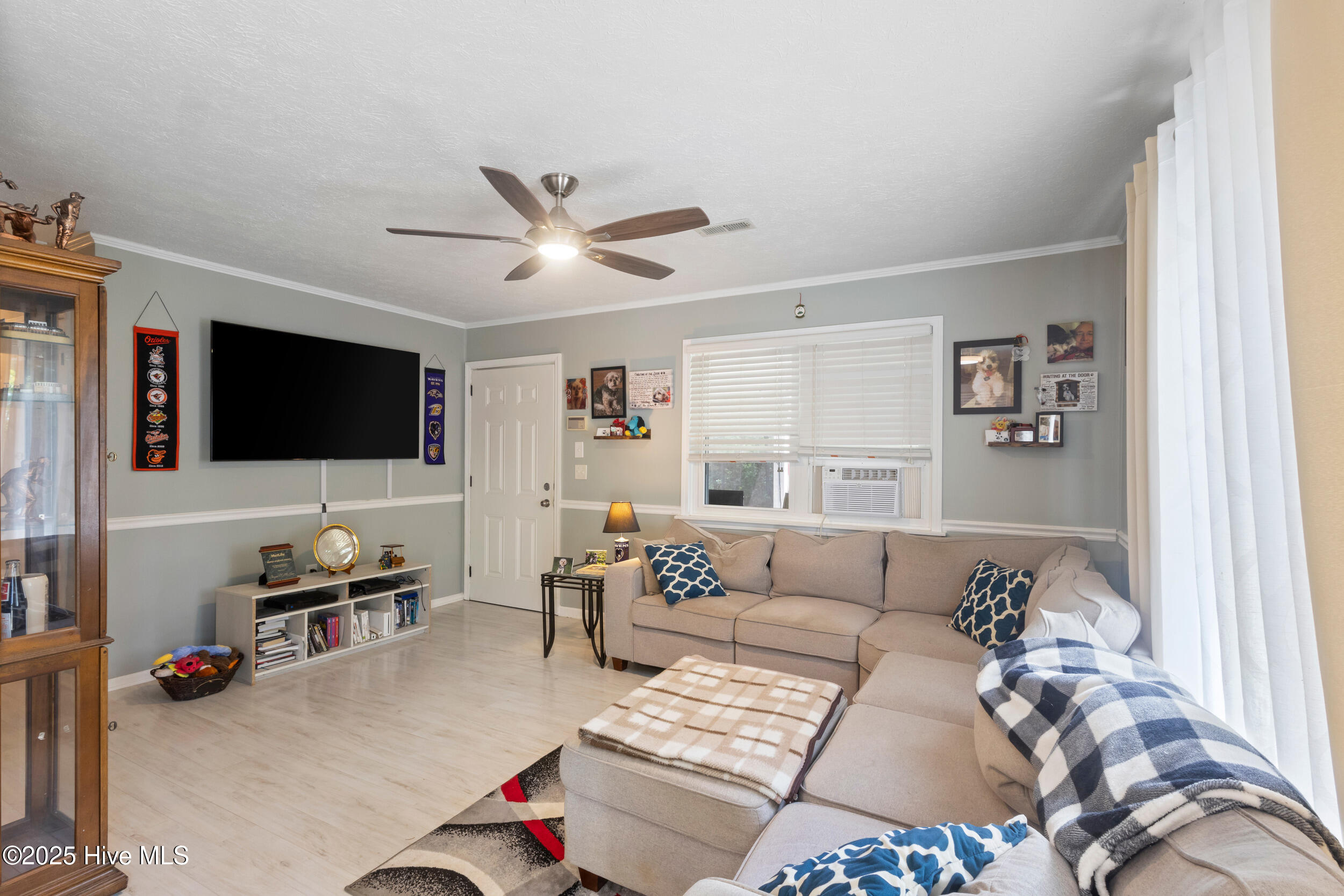 407 Sandlewood Drive Property Photo 12