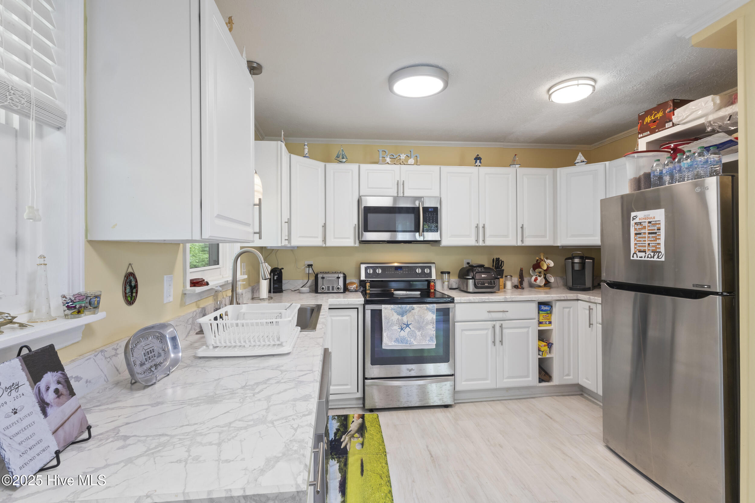 407 Sandlewood Drive Property Photo 14