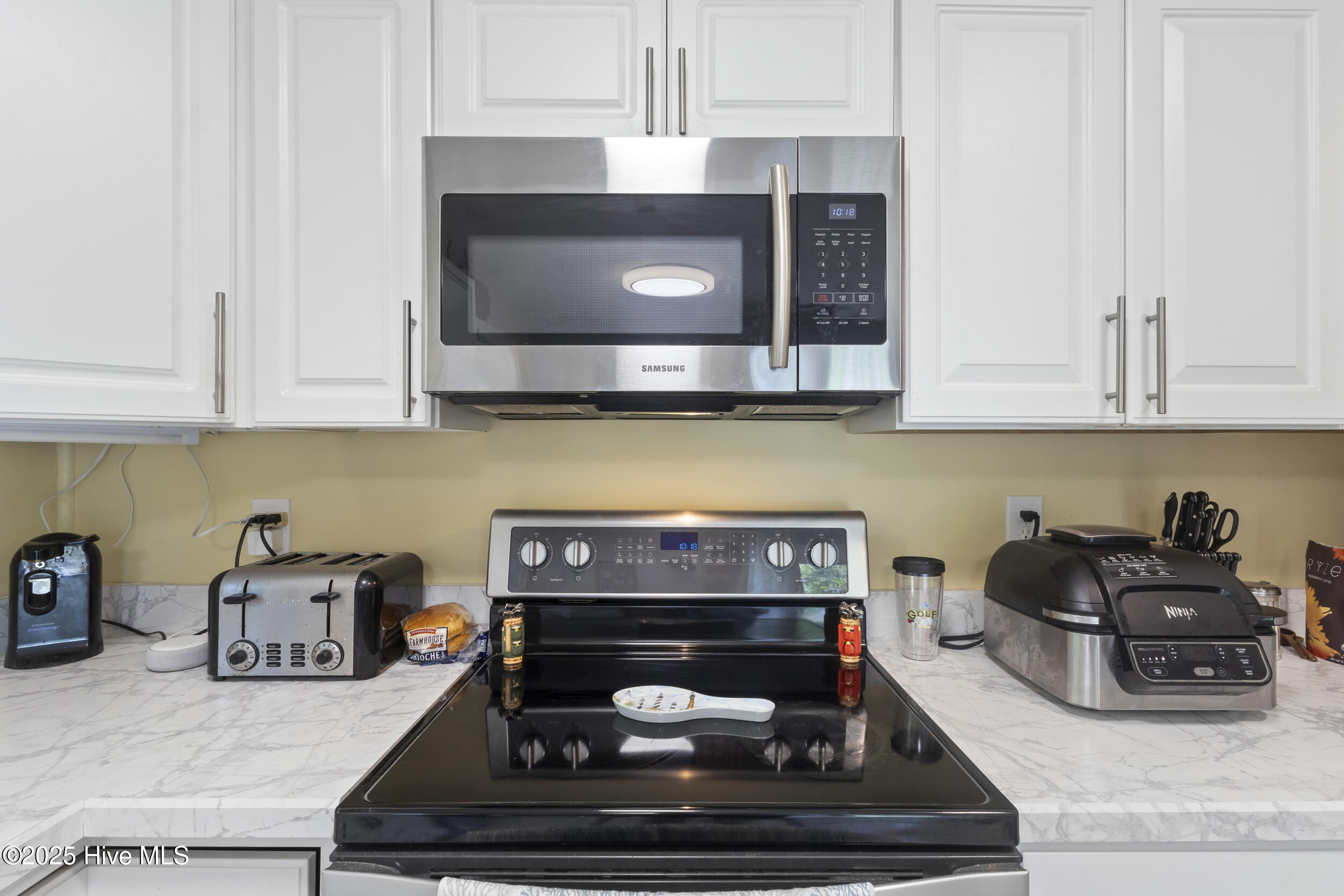 407 Sandlewood Drive Property Photo 16