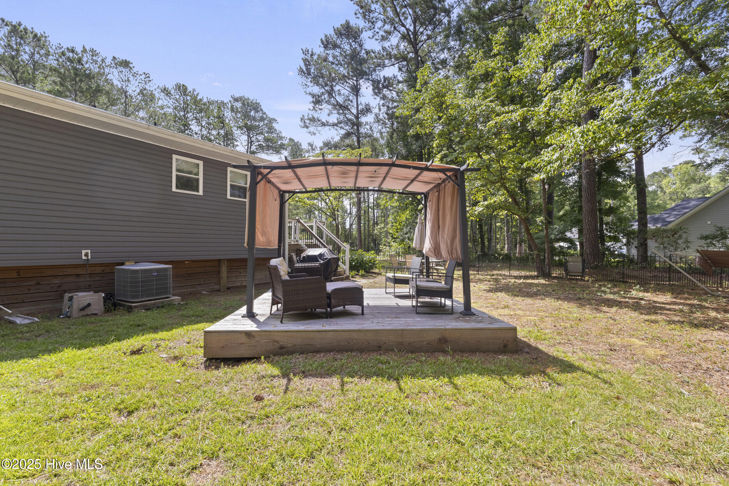 407 Sandlewood Drive Property Photo 30