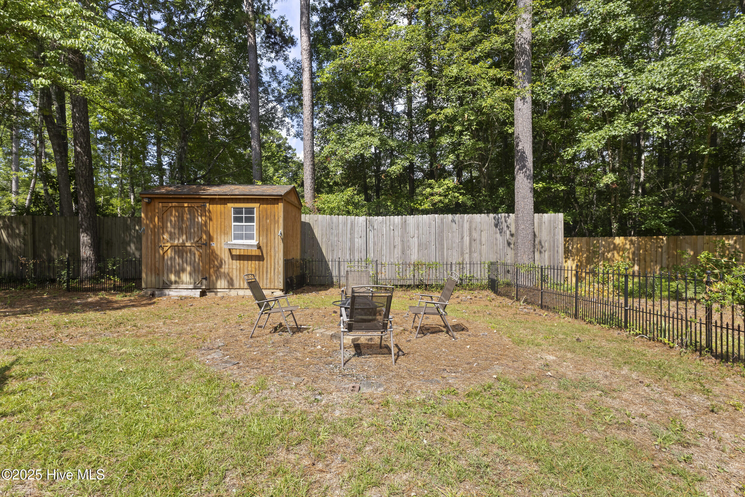 407 Sandlewood Drive Property Photo 31
