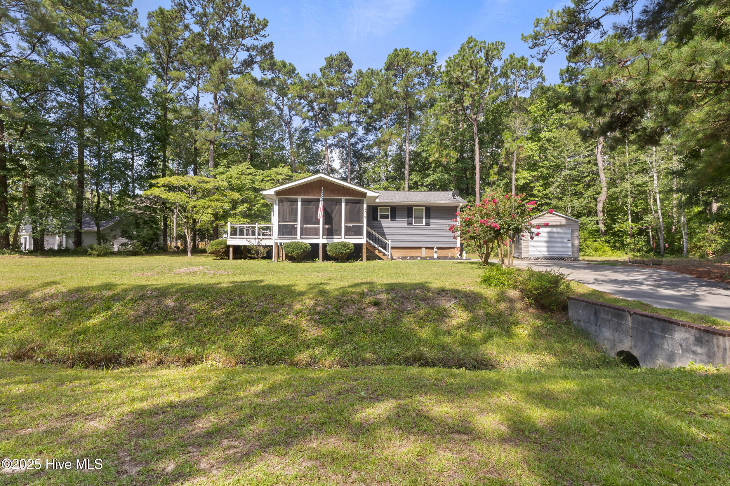 407 Sandlewood Drive Property Photo 35