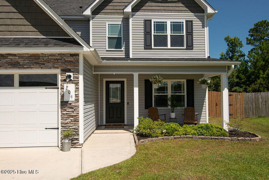 704 Mooring Court Property Photo 3