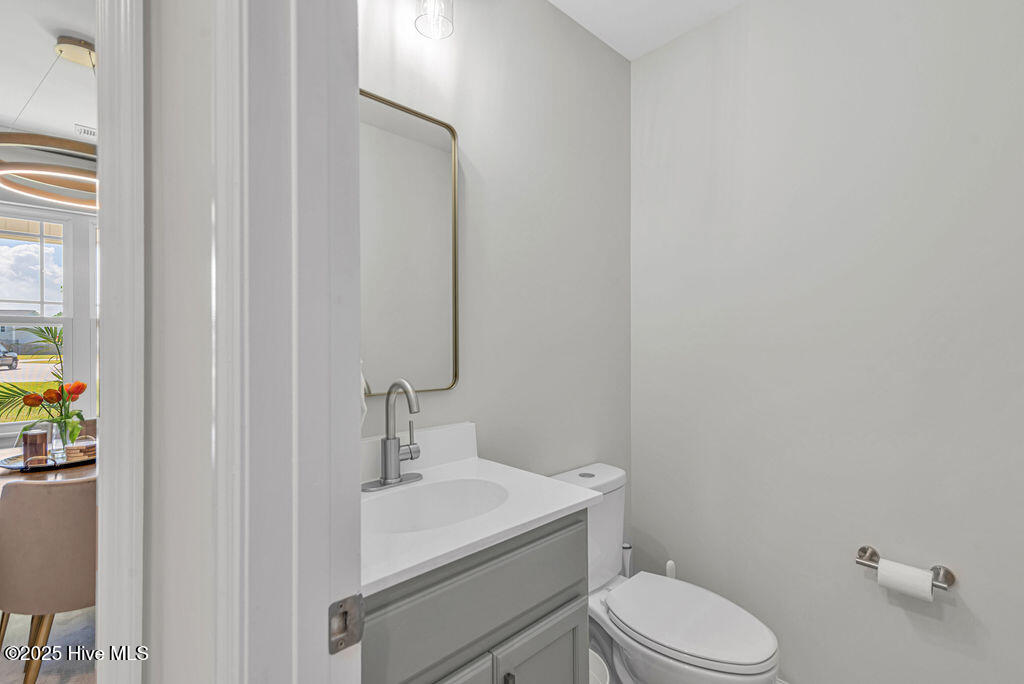 704 Mooring Court Property Photo 11