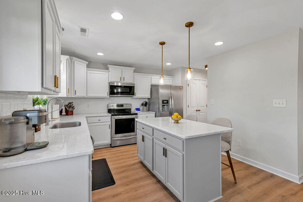 704 Mooring Court Property Photo 14