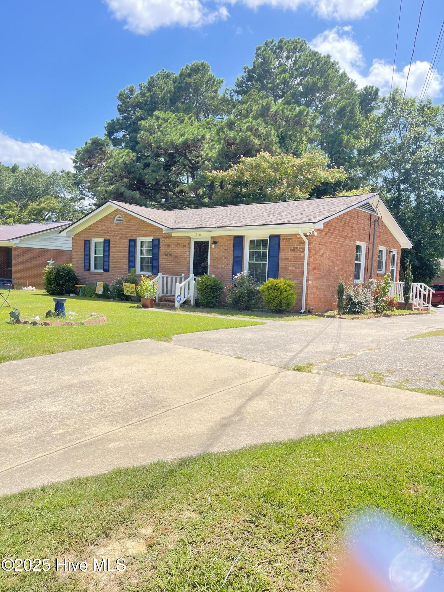 716 Hooker Road Property Photo 2