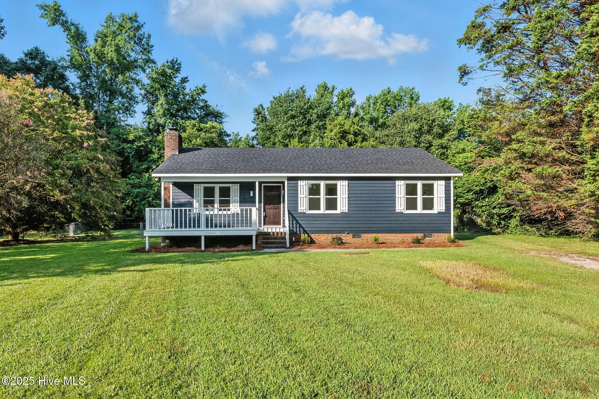 104 S Nikol Way Property Photo 3