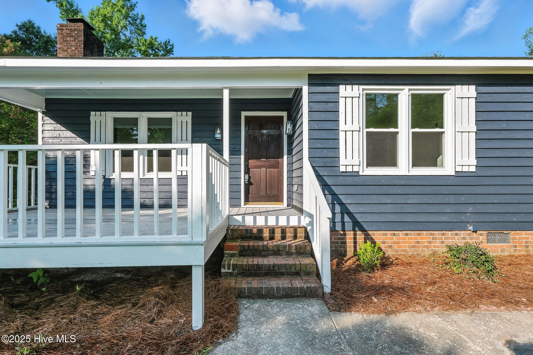 104 S Nikol Way Property Photo 6