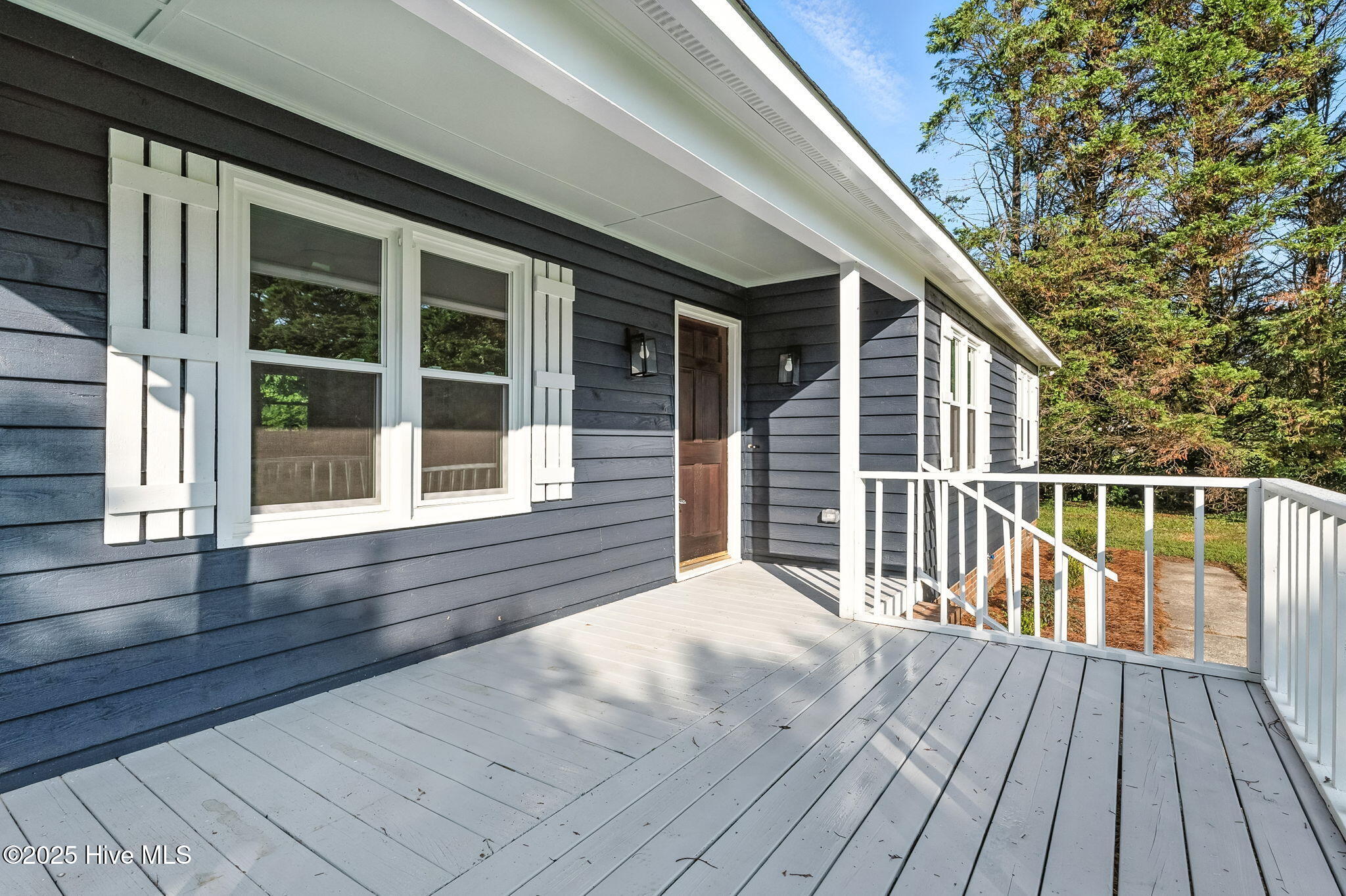 104 S Nikol Way Property Photo 7