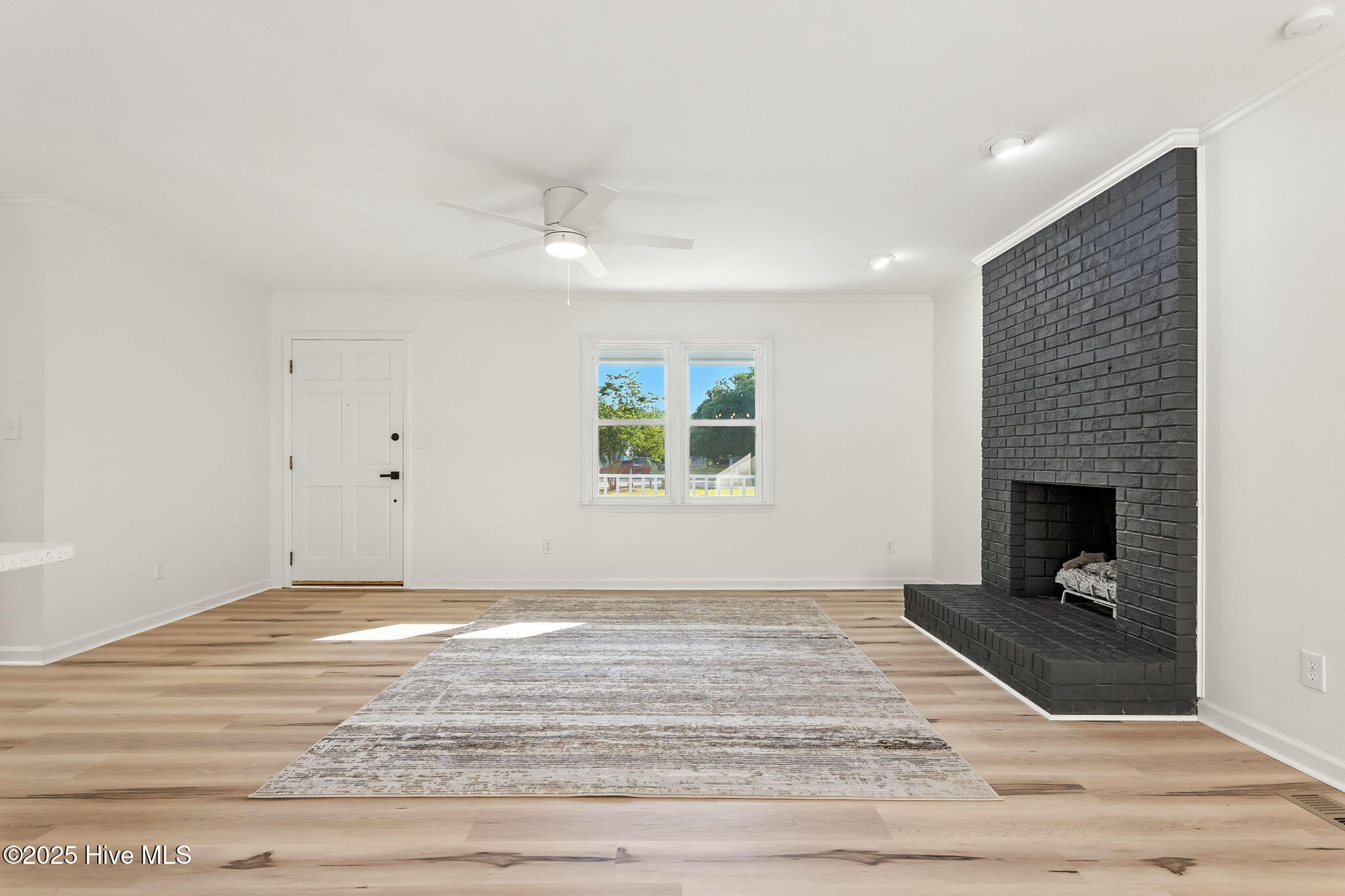 104 S Nikol Way Property Photo 12