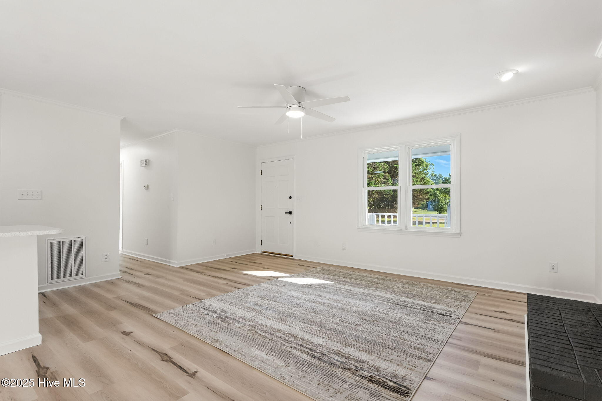 104 S Nikol Way Property Photo 13