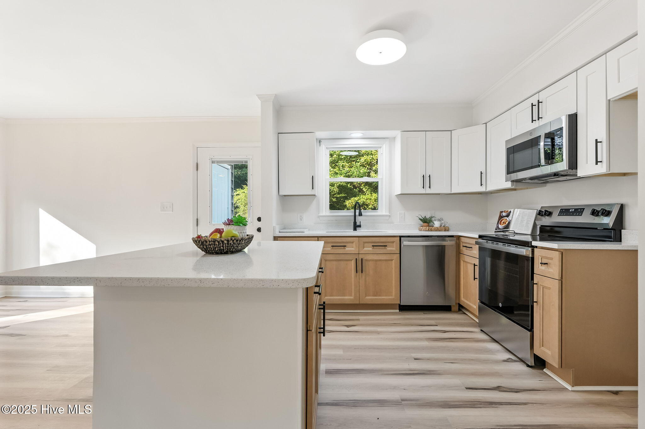 104 S Nikol Way Property Photo 16