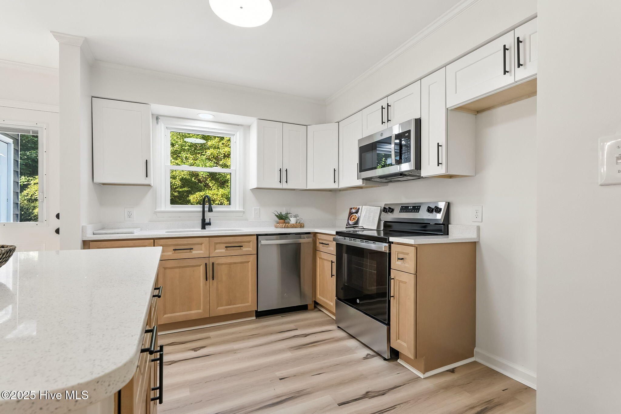 104 S Nikol Way Property Photo 17