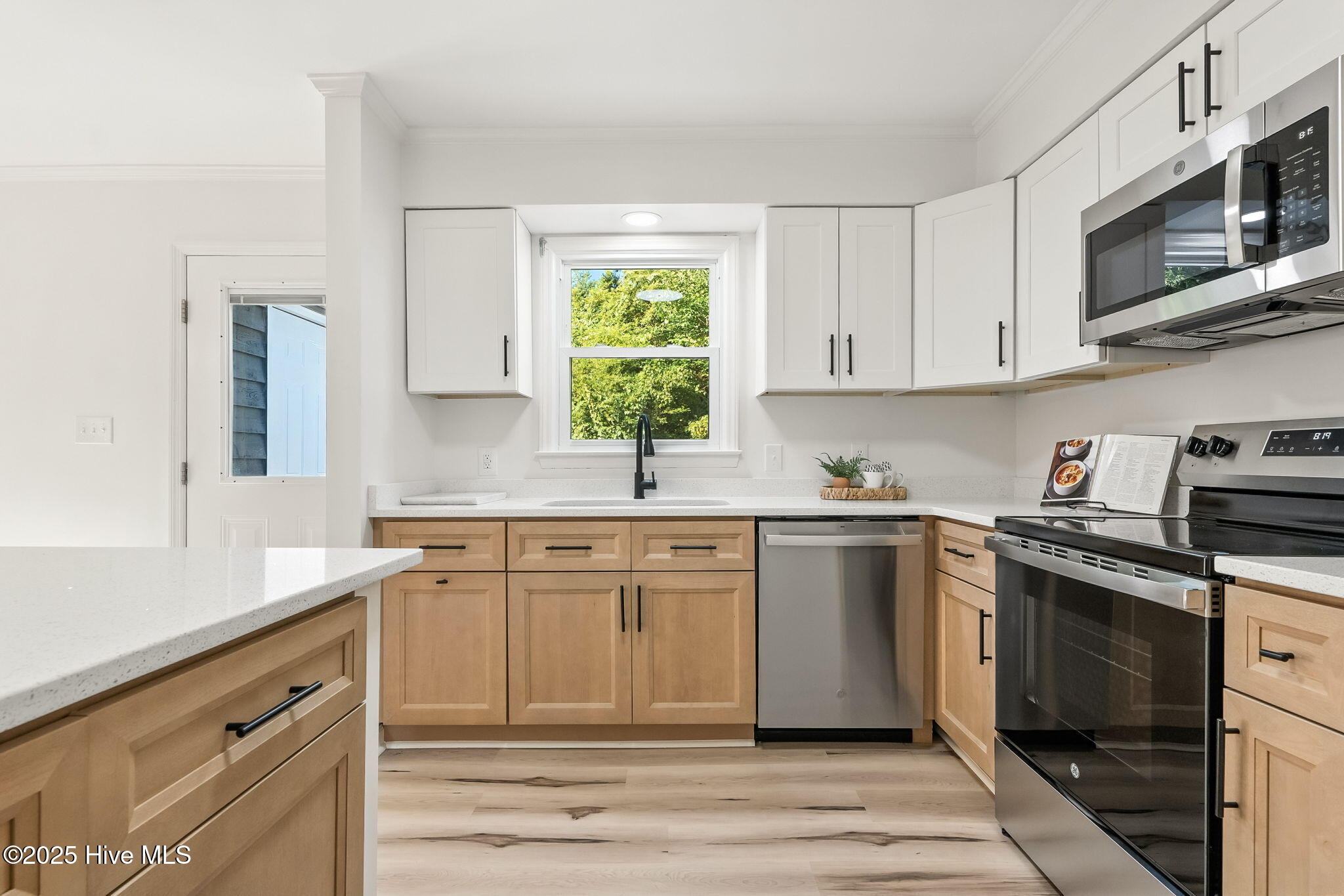 104 S Nikol Way Property Photo 18