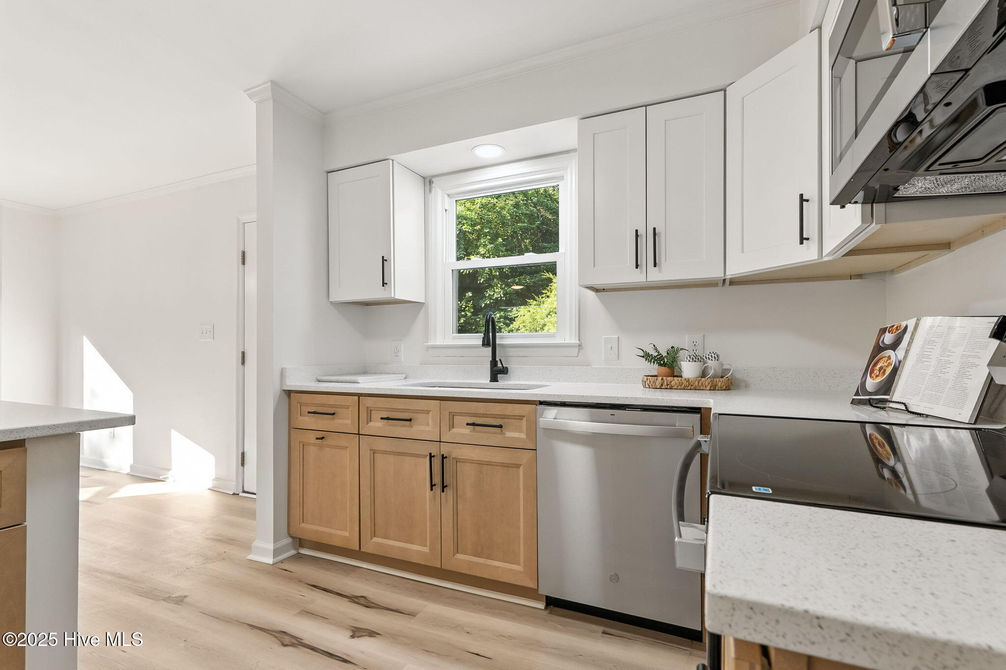 104 S Nikol Way Property Photo 19
