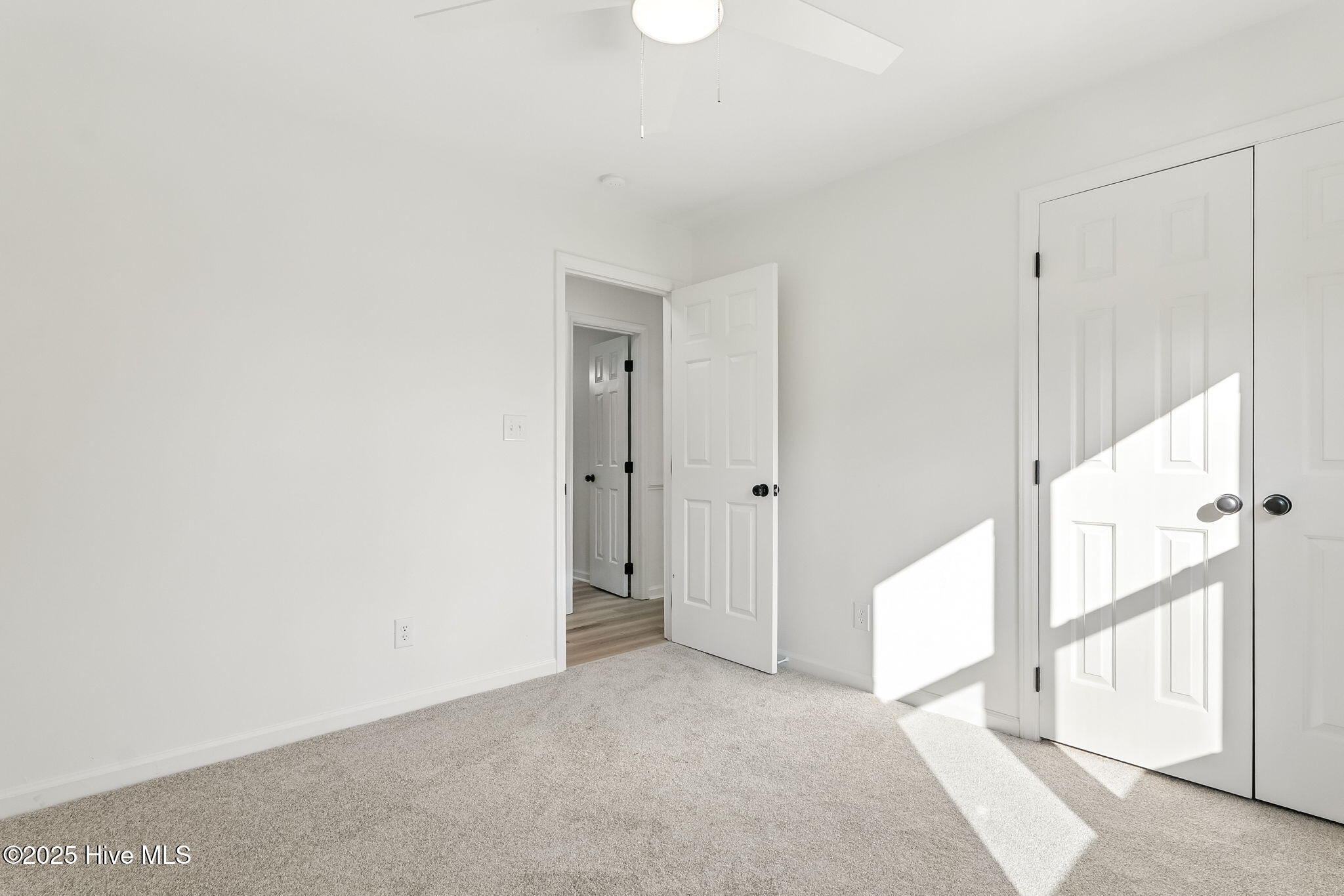 104 S Nikol Way Property Photo 26