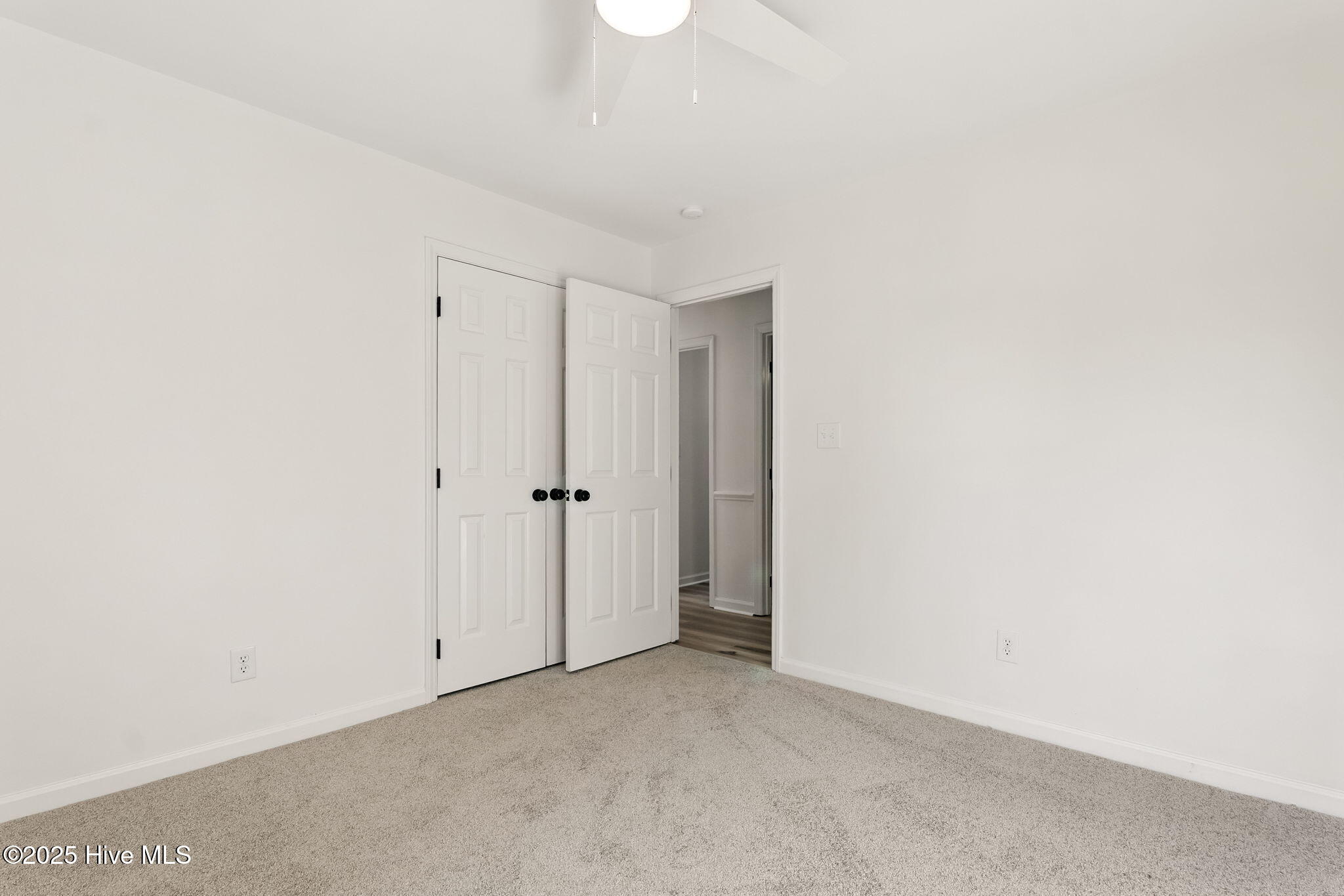 104 S Nikol Way Property Photo 31