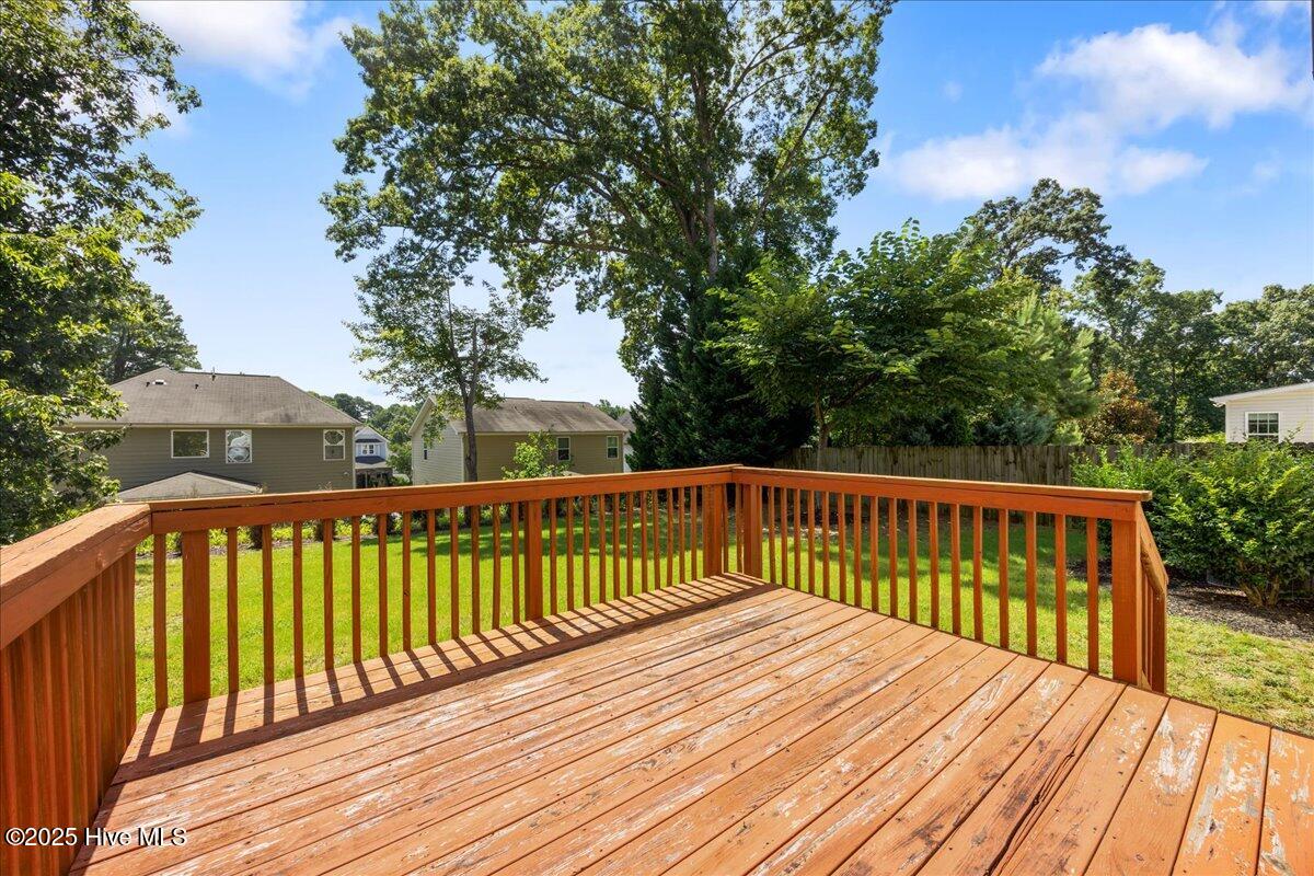 5600 Yorkwood Drive Property Photo 28