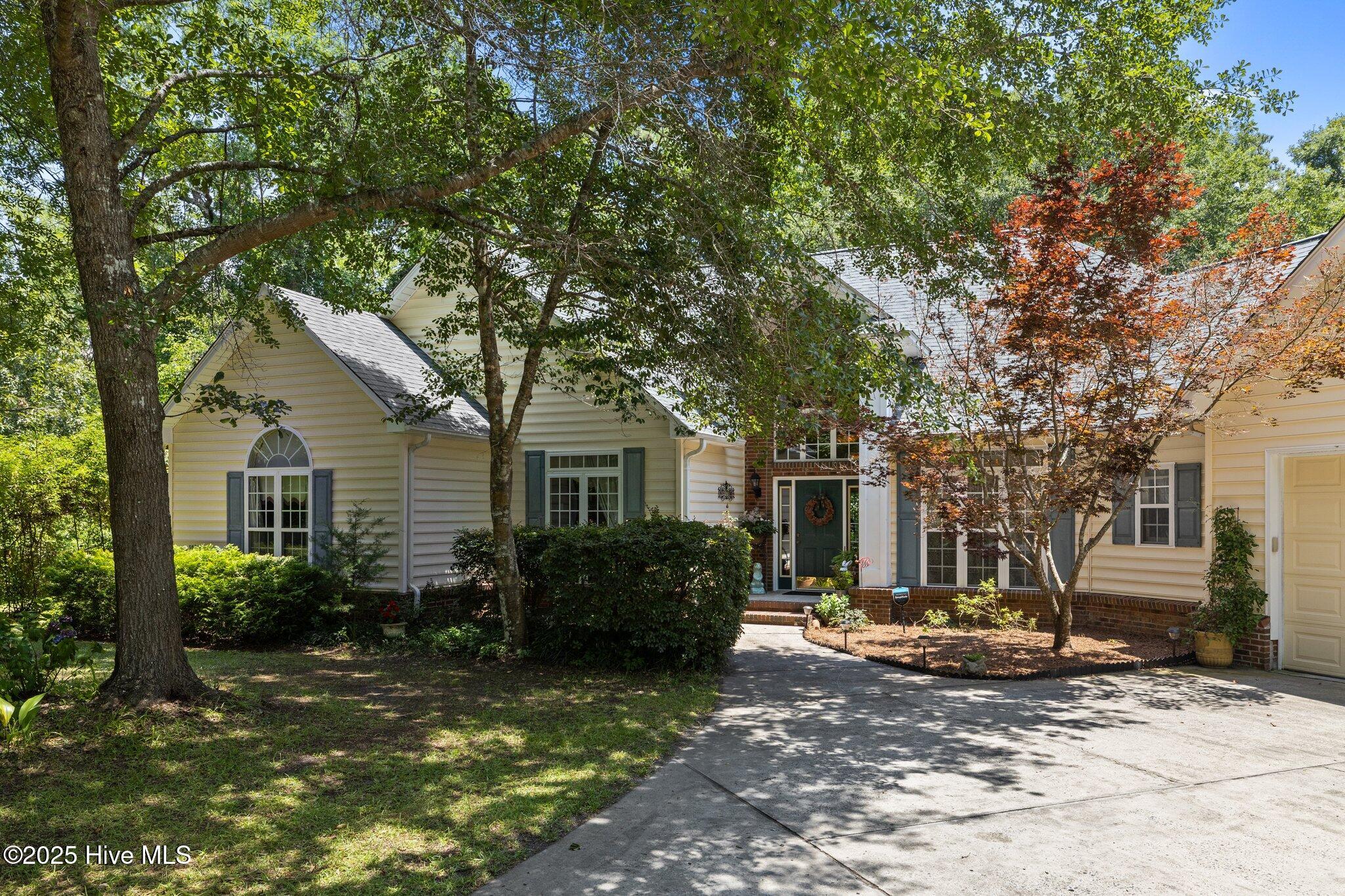250 White Oak Bluff Road Property Photo 1