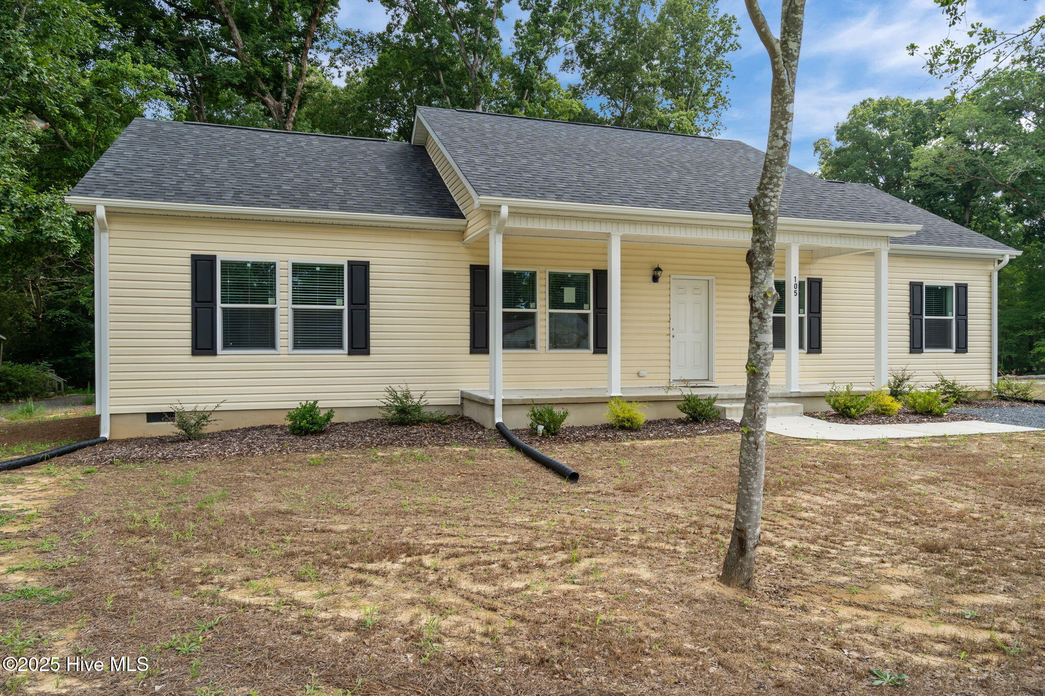 105 Holmes Lane Property Photo 3
