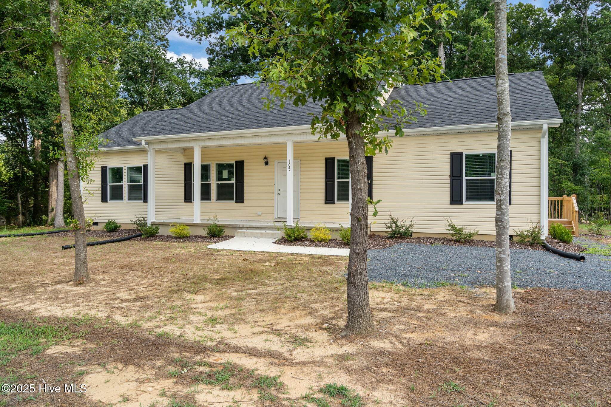 105 Holmes Lane Property Photo 4