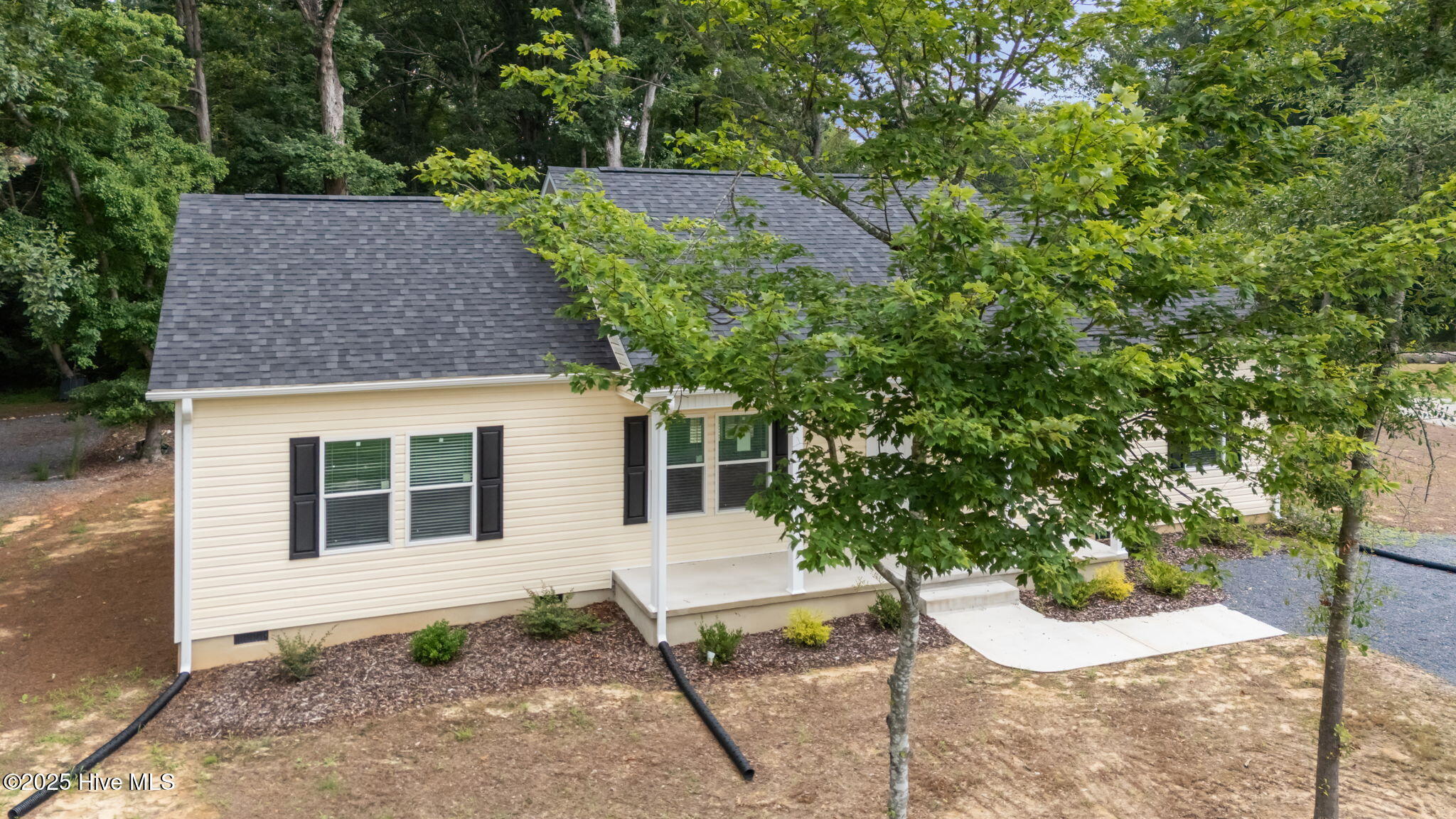 105 Holmes Lane Property Photo 6