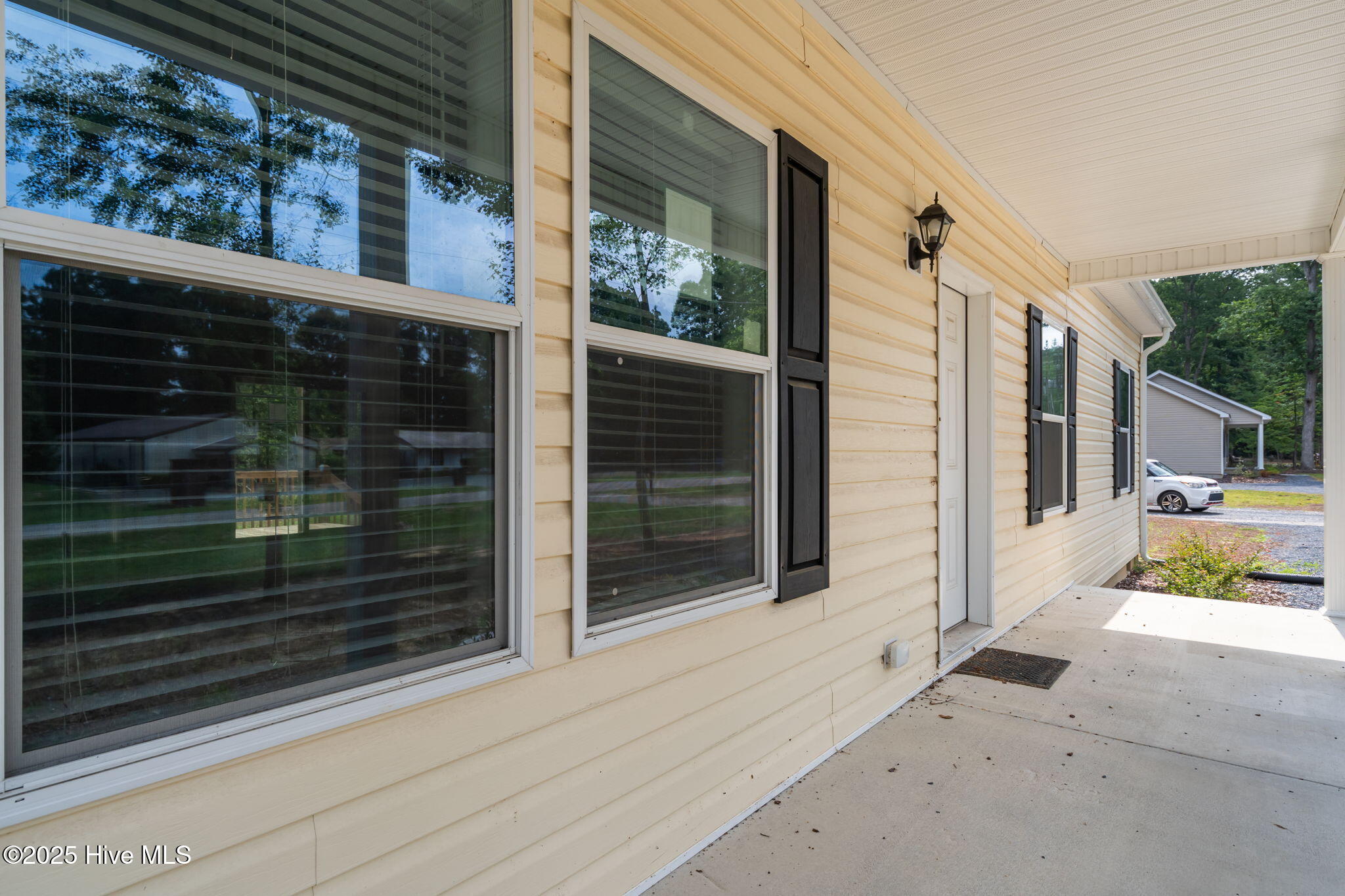 105 Holmes Lane Property Photo 7