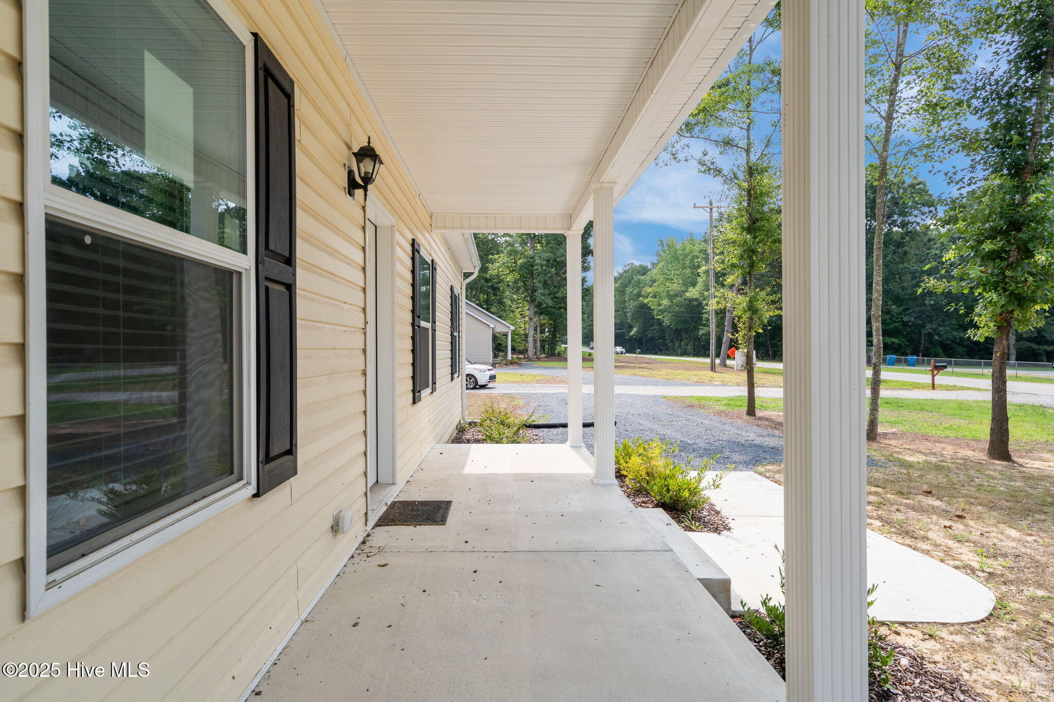 105 Holmes Lane Property Photo 8