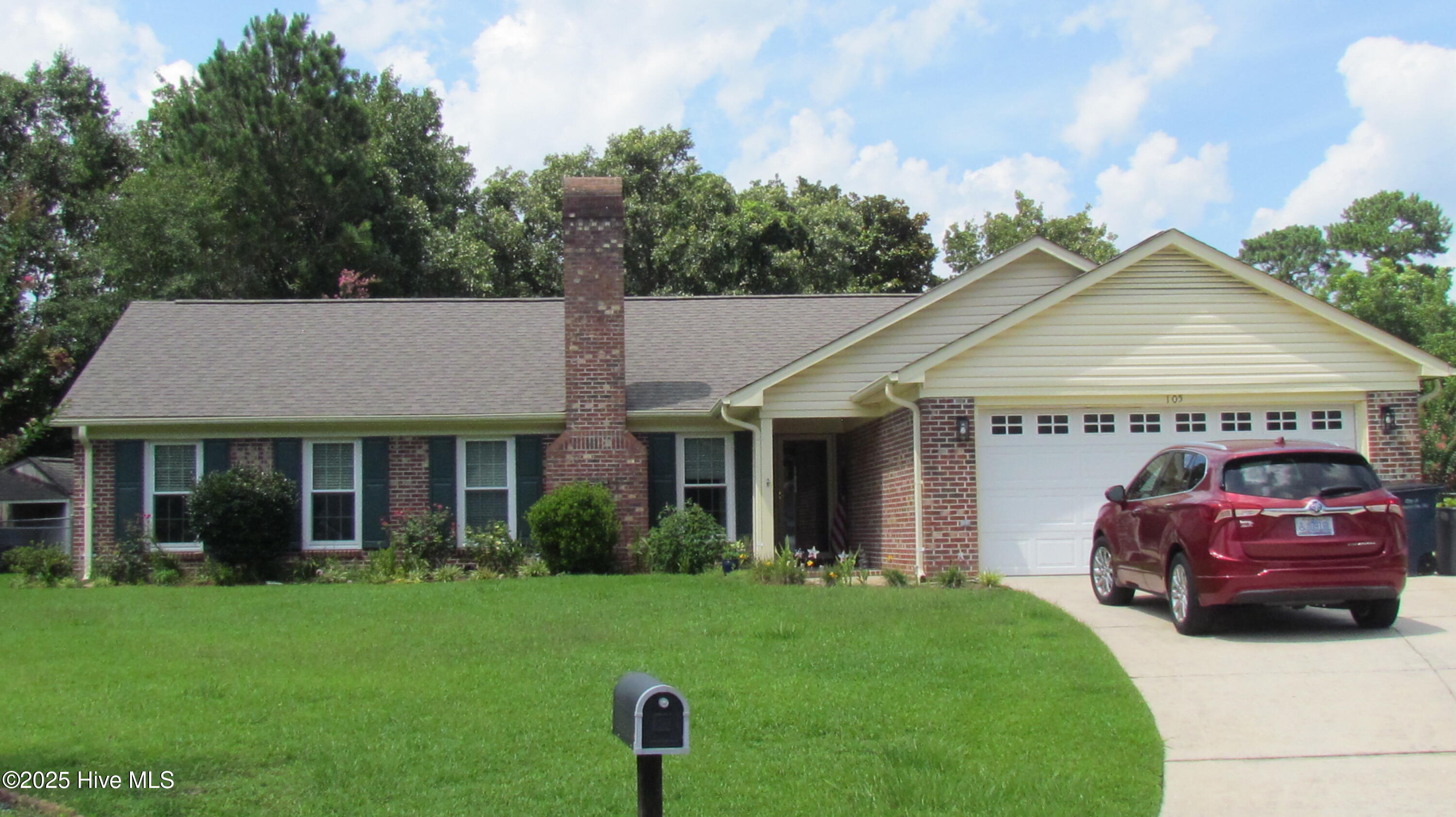 105 Coachman Court Property Photo 1