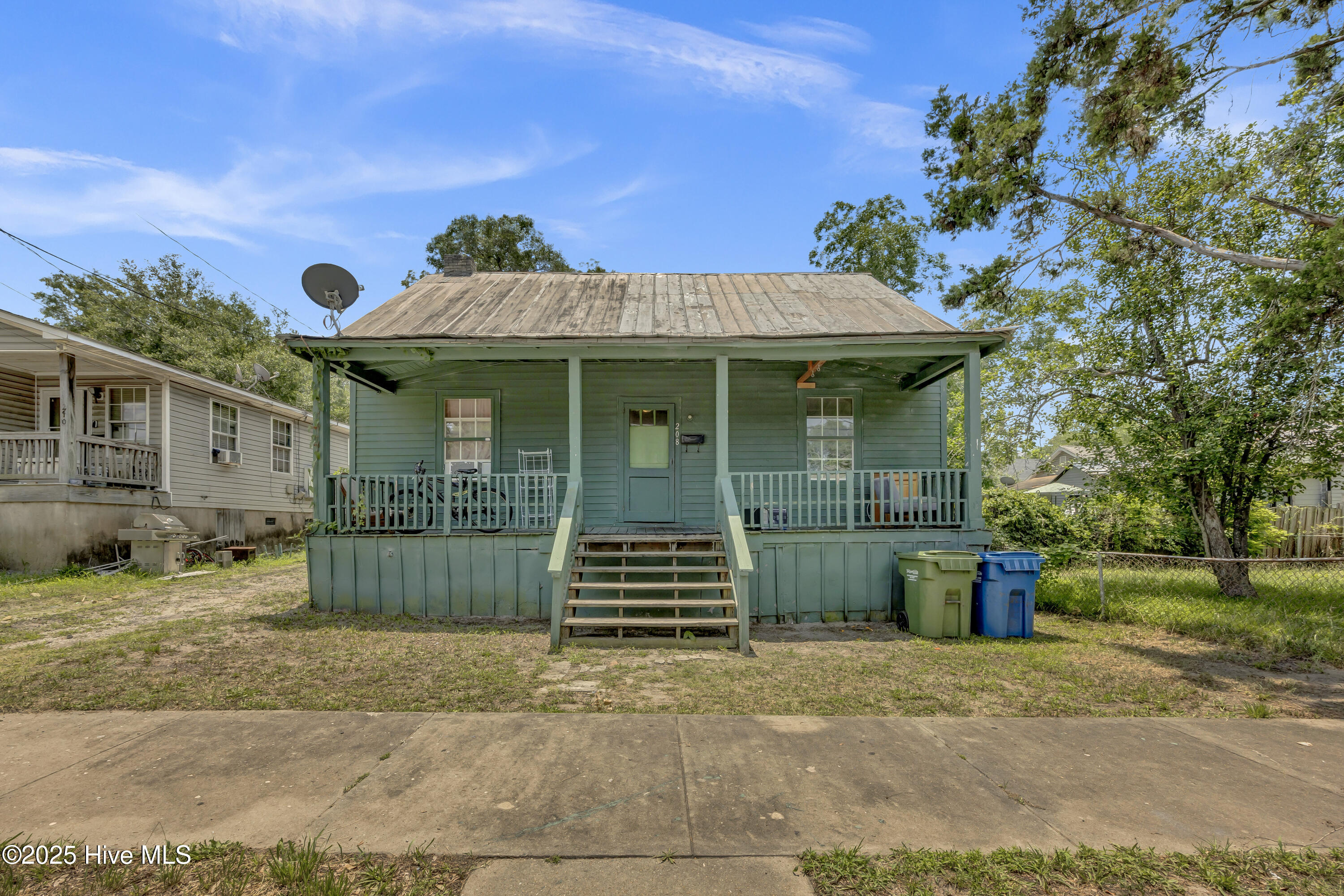 208 Meares Street Property Photo 1