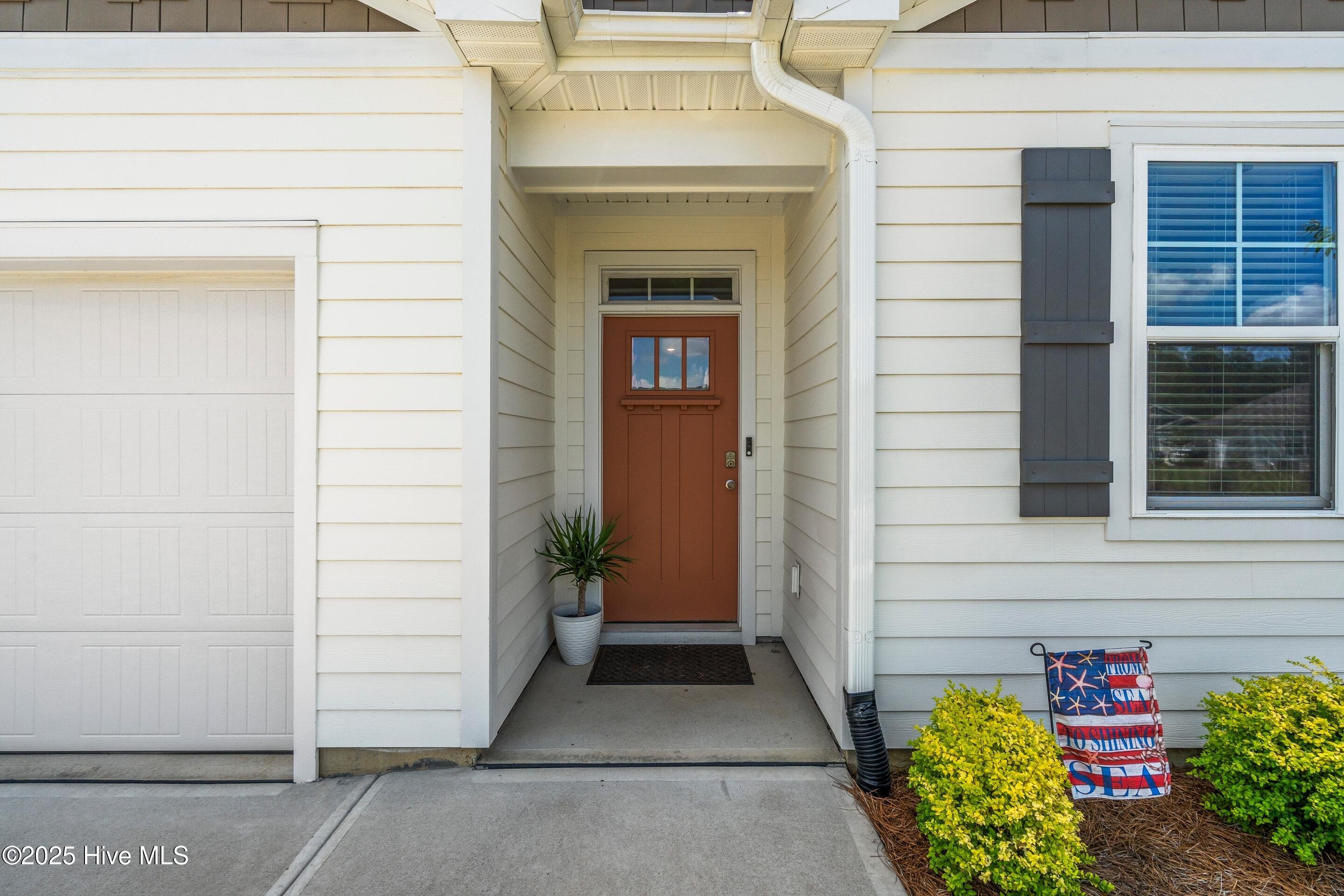 3033 Lochgreen Circle Property Photo 4