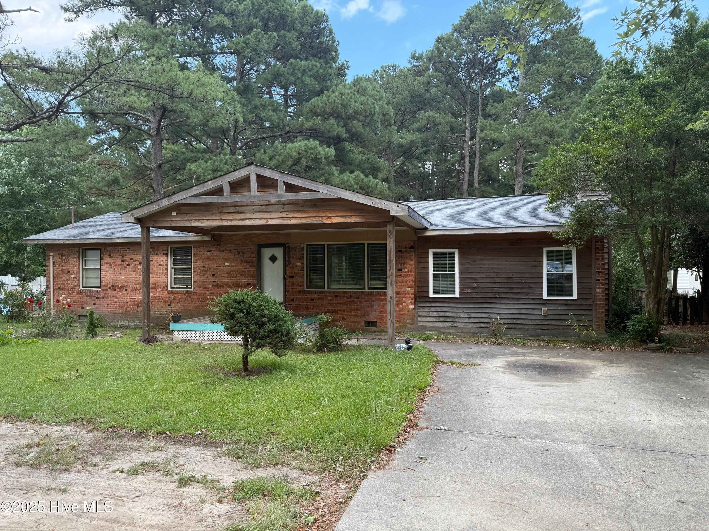 259 Sand Pit Road Property Photo 1