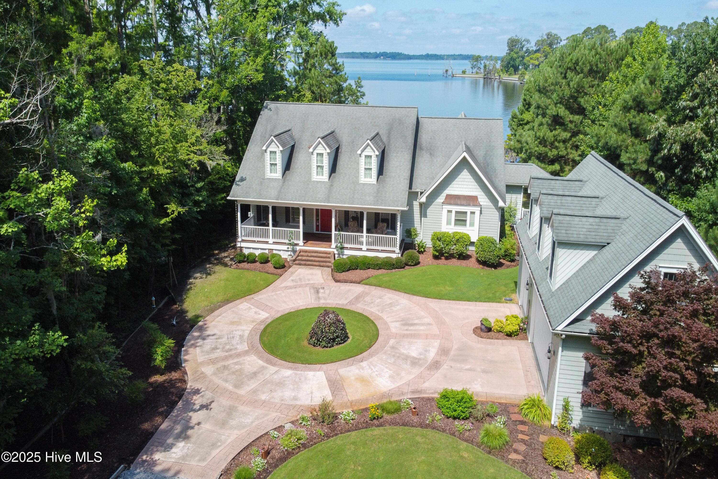 355 Suttons Landing Road Property Photo 1