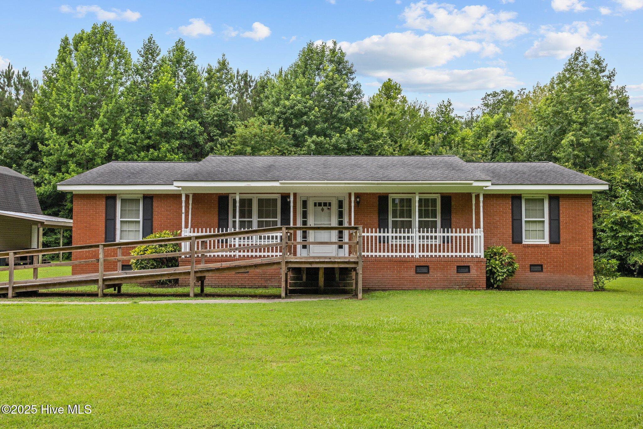 1467 N White Post Road Property Photo 1