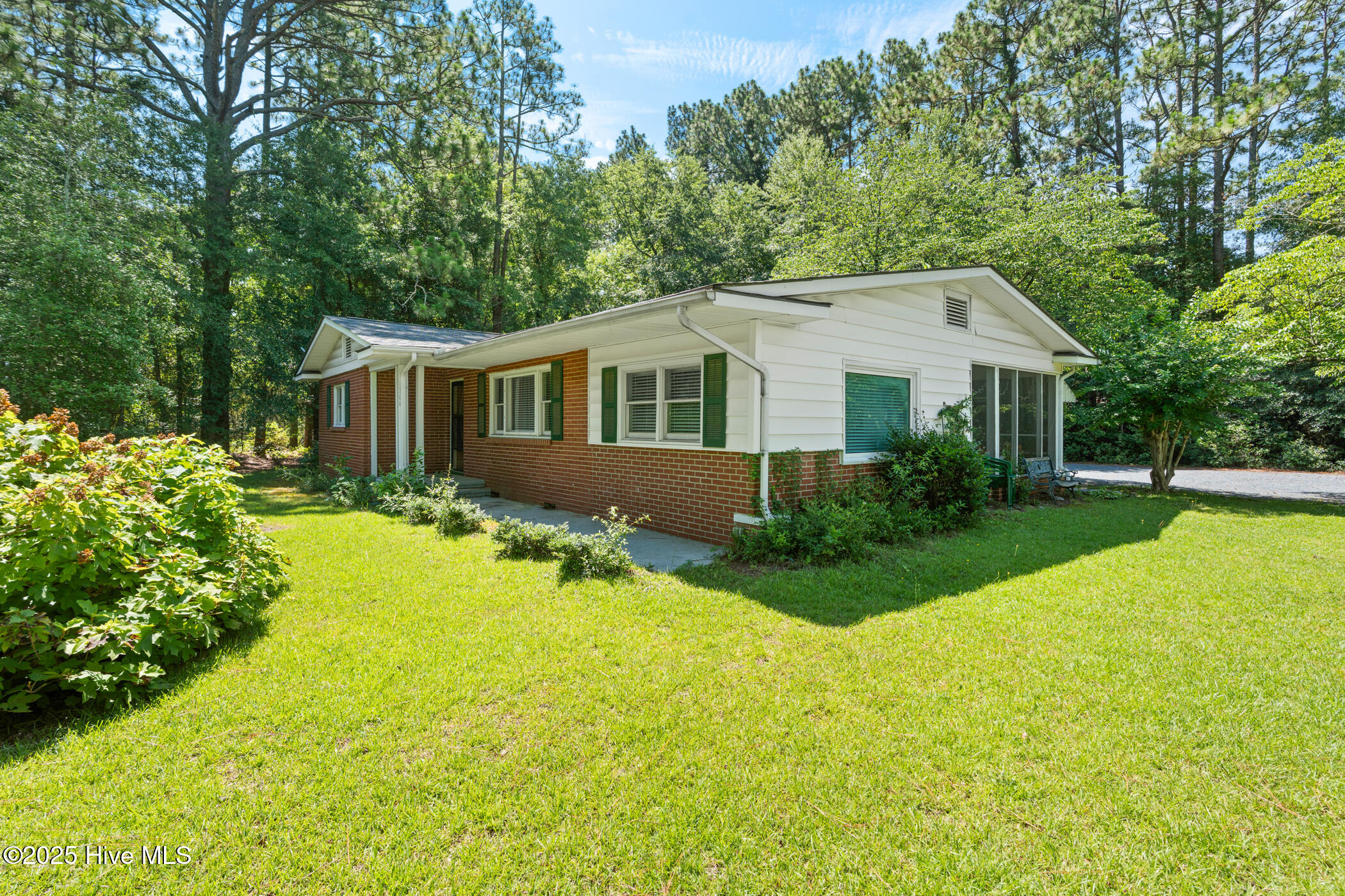 1360 Midland Road Property Photo 1